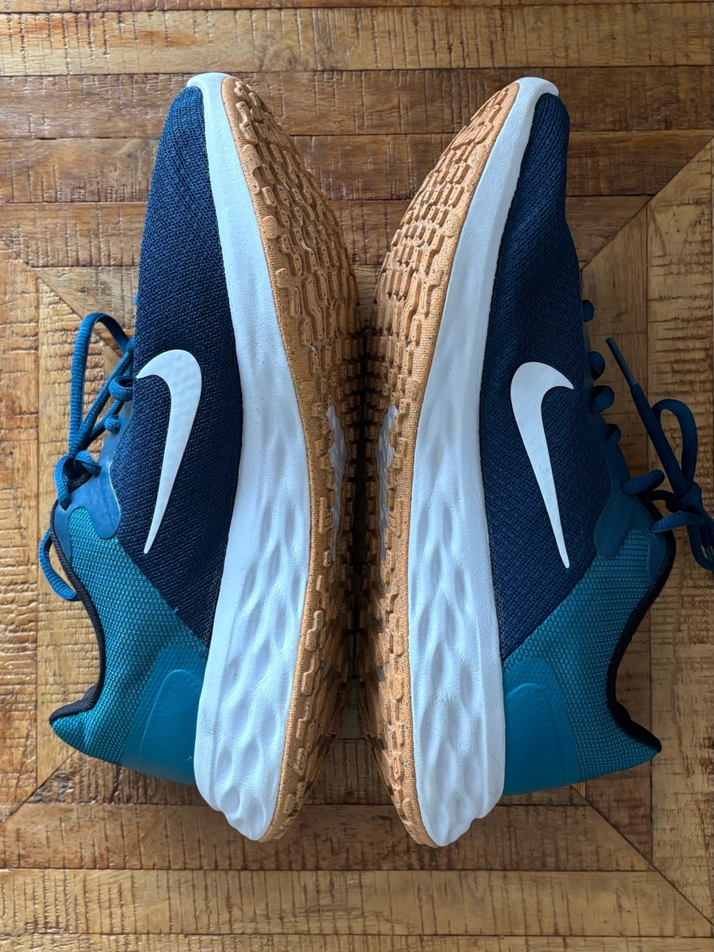 Women’s size 8 Nike Revolution 6 NN